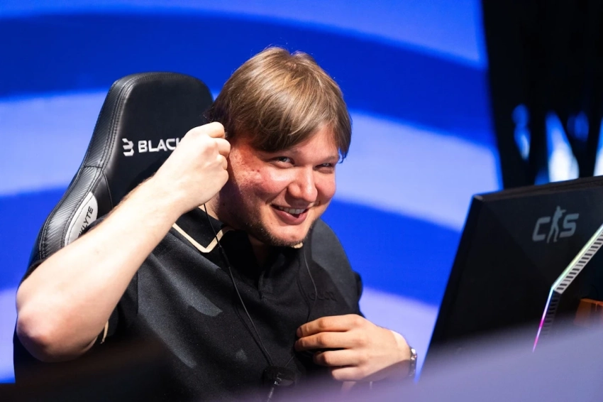 Звезда Counter-Strike 2 s1mple похвастался 10 тысячами кубков в Clash Royale