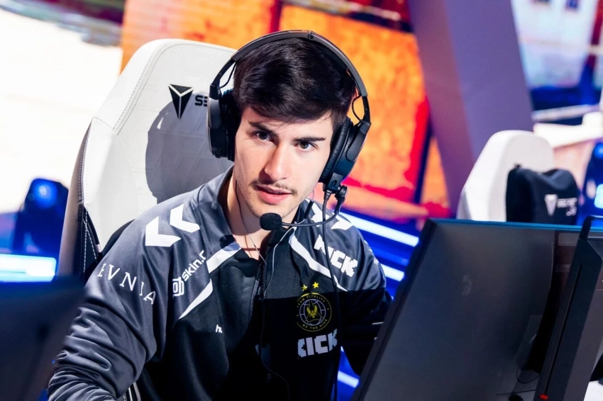 Рифлер Vitaliy по Counter-Strike 2 назвал самые переоцененные команды